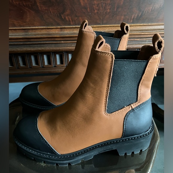 New Antonio Melani Pull-on Leather Booties - Picture 2 of 6